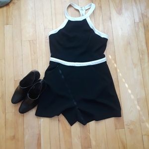BISOU BISOU size 8 black and white romper